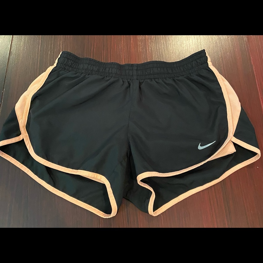 Nike Women Dri-fit Lined size S / P Shorts